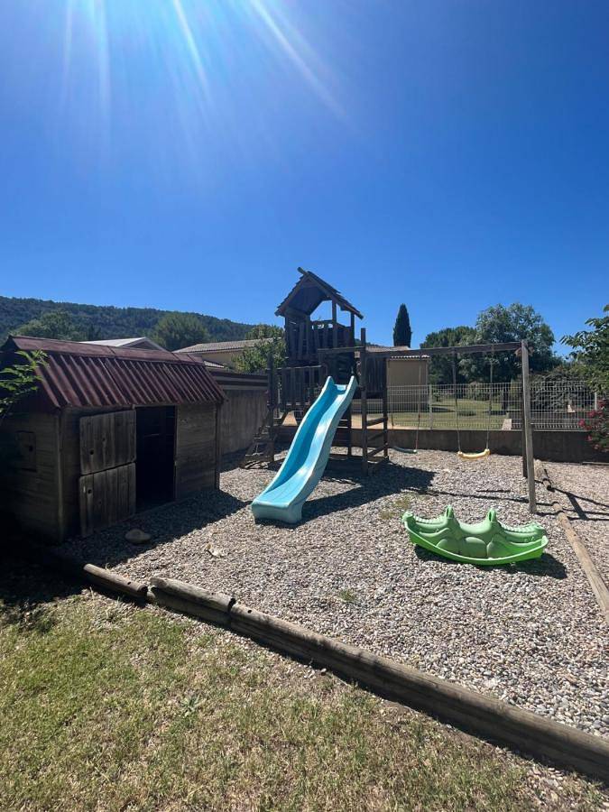 Location de vacances pour 6 personnes, avec terrasse et piscine à Saint-Paul-Trois-Châteaux - 4