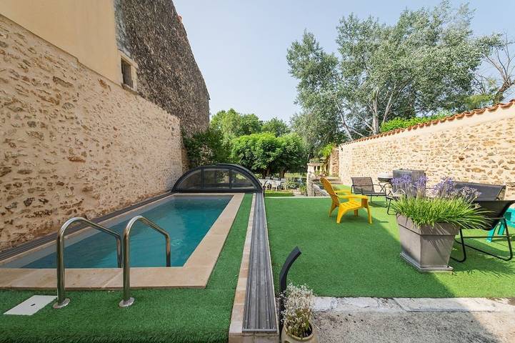 Location de vacances pour 8 personnes, avec jardin à Vivonne