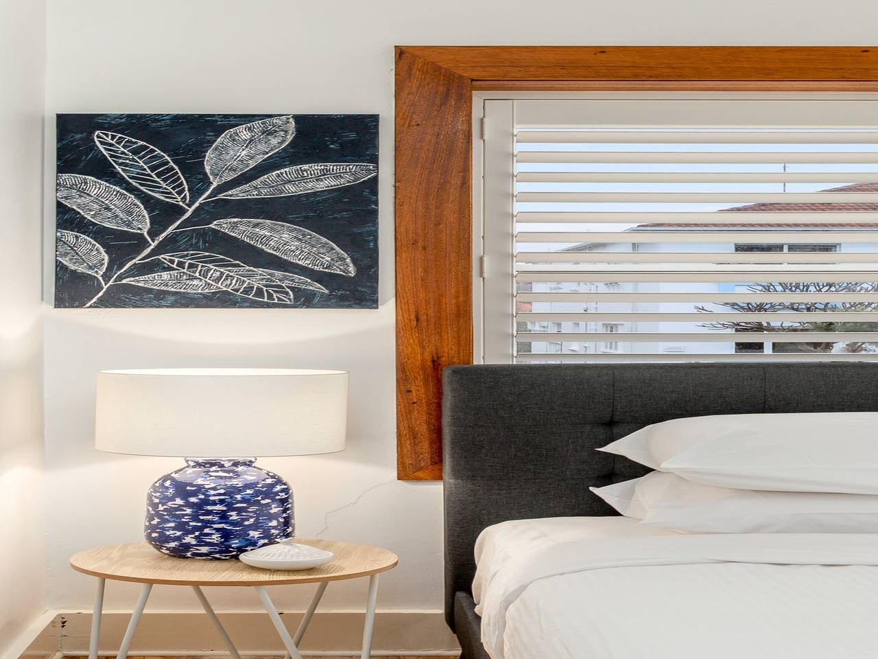 Appartement entier, Vivre en bord de mer dans un appartement moderne de 2 chambres in Bondi Beach, Sydney