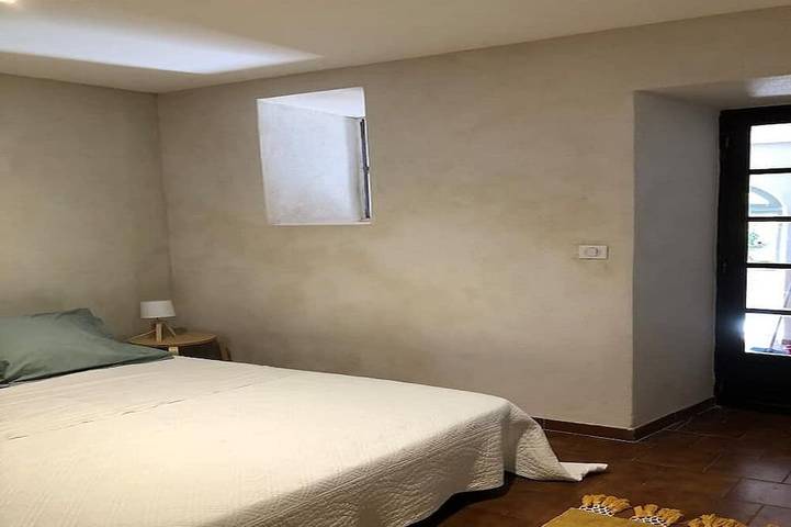 Ganze Wohnung, Charming little garden apartment in village center in Cap Corse