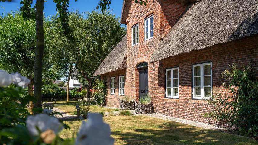 Ganze Wohnung, Luxus Ferienwohnung Anno 1792 – Og im Klenterhof, Alt-Westerland | Exklusiver Urlaub auf Sylt mit Sauna in Westerland, Sylt (Gemeinde)