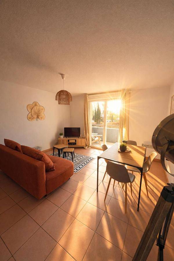 Gîte pour 4 personnes, avec balcon et piscine à Seysses