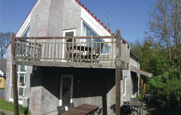 Ferienhaus für 8 Personen, mit Terrasse und Whirlpool sowie Garten und Sauna in Svaneke - 2
