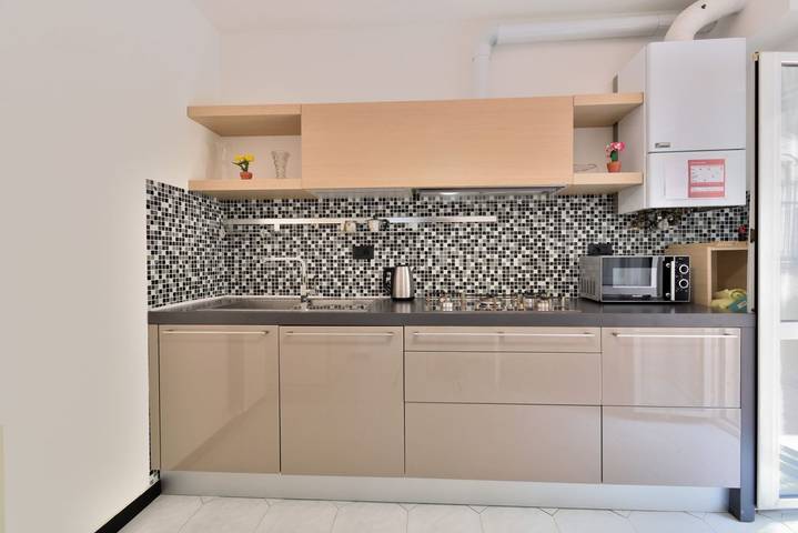 Appartamento intero, Guesthost - Bright & Comfy Apartment in Genova (Città), Genoa