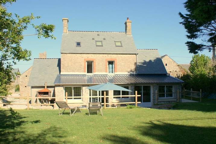 Location de vacances pour 10 personnes, avec vue et jardin à Montfarville - 2