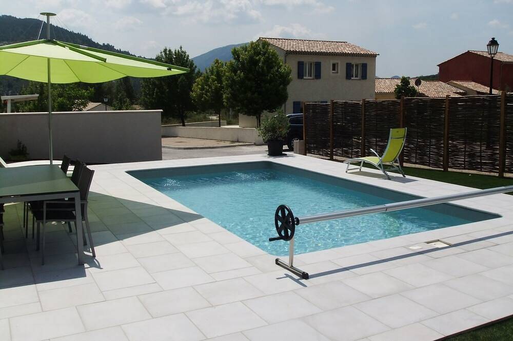 Moderne Nieuwbouwvilla met Verwarmd Privé Zwembad Midden de Rustige Natuur in Castellane, Regionaler Naturpark Verdon