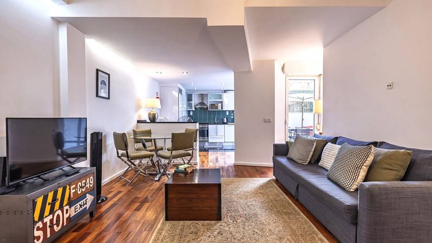 Ganze Wohnung, Ferienwohnung für 4 Personen mit Terrasse in Lissabon, Costa de Lisboa