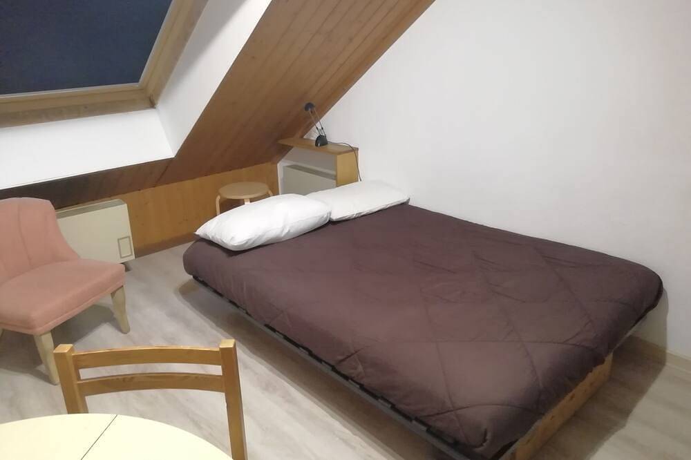 Apartamento entero, 4-person studio, at the foot of the ski and mountain bike slopes (9) in Mouthe-Lac et Mont d’Or, Doubs (desambiguación)