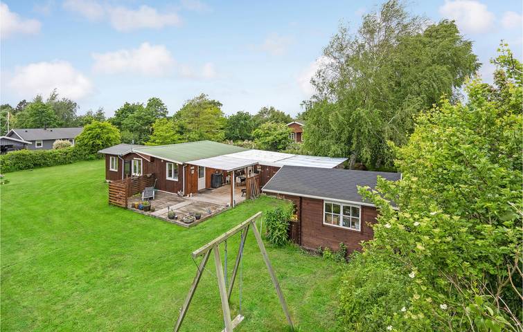 Ferieudlejning for 6 personer, med Terrasse og Have i Vordingborg