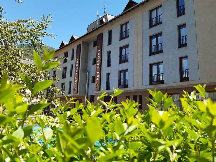 Hotel para 2 personas, con vistas y piscina además de jardín y sauna, Se admiten mascotas en Pallars Sobirà - 3