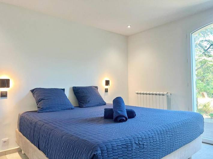 Gîte pour 8 personnes, avec jardin et vue à Cornillon-Confoux - 4