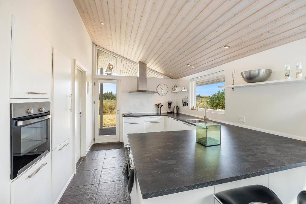 Traumhaftes Ferienhaus mit Whirlpool für 8 Personen in Blavand, Varde