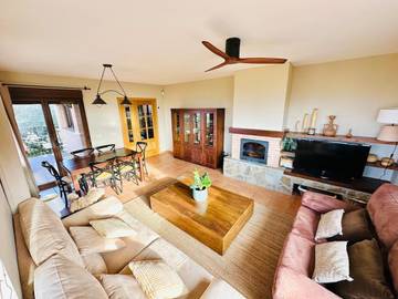 Chalet para 15 personas, con vistas además de jardín y piscina en Alcarria Baja