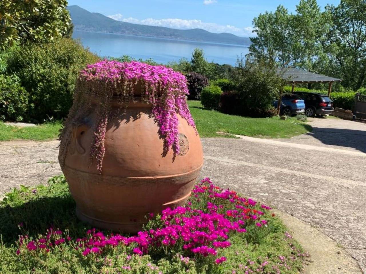 Entire apartment, Villa Garden am See in Bracciano, Lake Bracciano