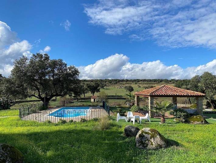 Chalet para 2 personas, con jardín además de vistas y piscina en Trasierra-Tierras de Granadilla - 4
