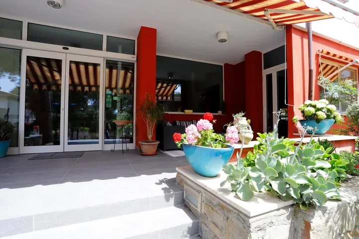 Hotel para 2 personas, con jardín y terraza - 1
