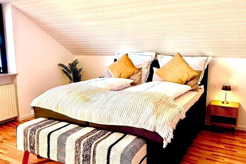 Ganze Wohnung, Panorama-Lodge | 6 Gäste | 2 Balkone | 100 m² in Hemhofen, Franken