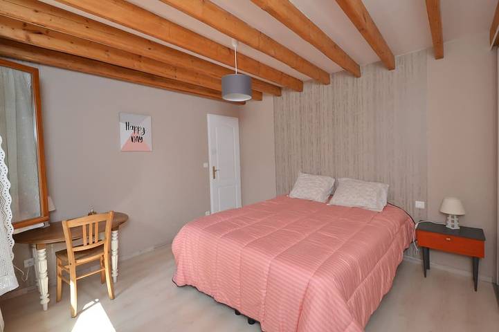 Location de vacances pour 5 personnes, avec jardin et terrasse dans Courthiézy - 2