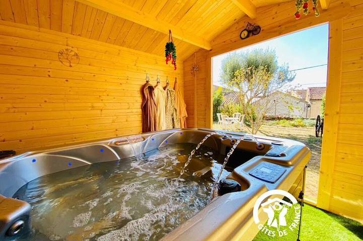 Location de vacances pour 4 personnes, avec jardin dans Villanière