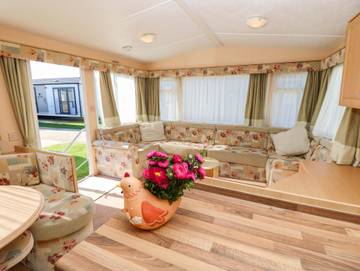 Caravan for 6 People in West Wittering, West Sussex, Photo 2