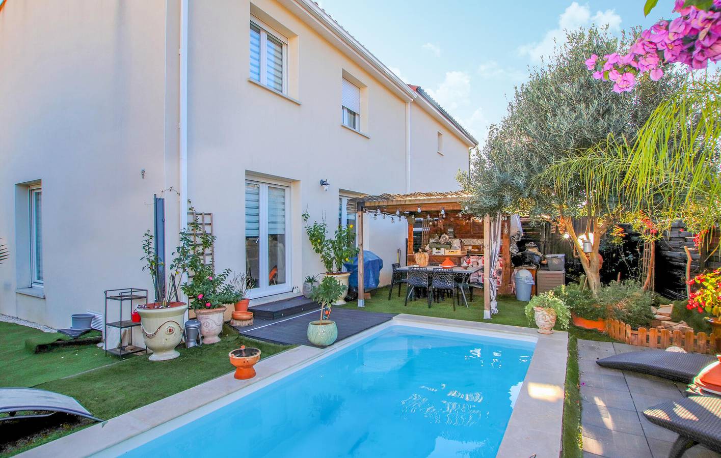 Moderne Wohnung mit Pool und Parkplatz in der Nähe von Boisseron in Sommières, Nimes und Umgebung