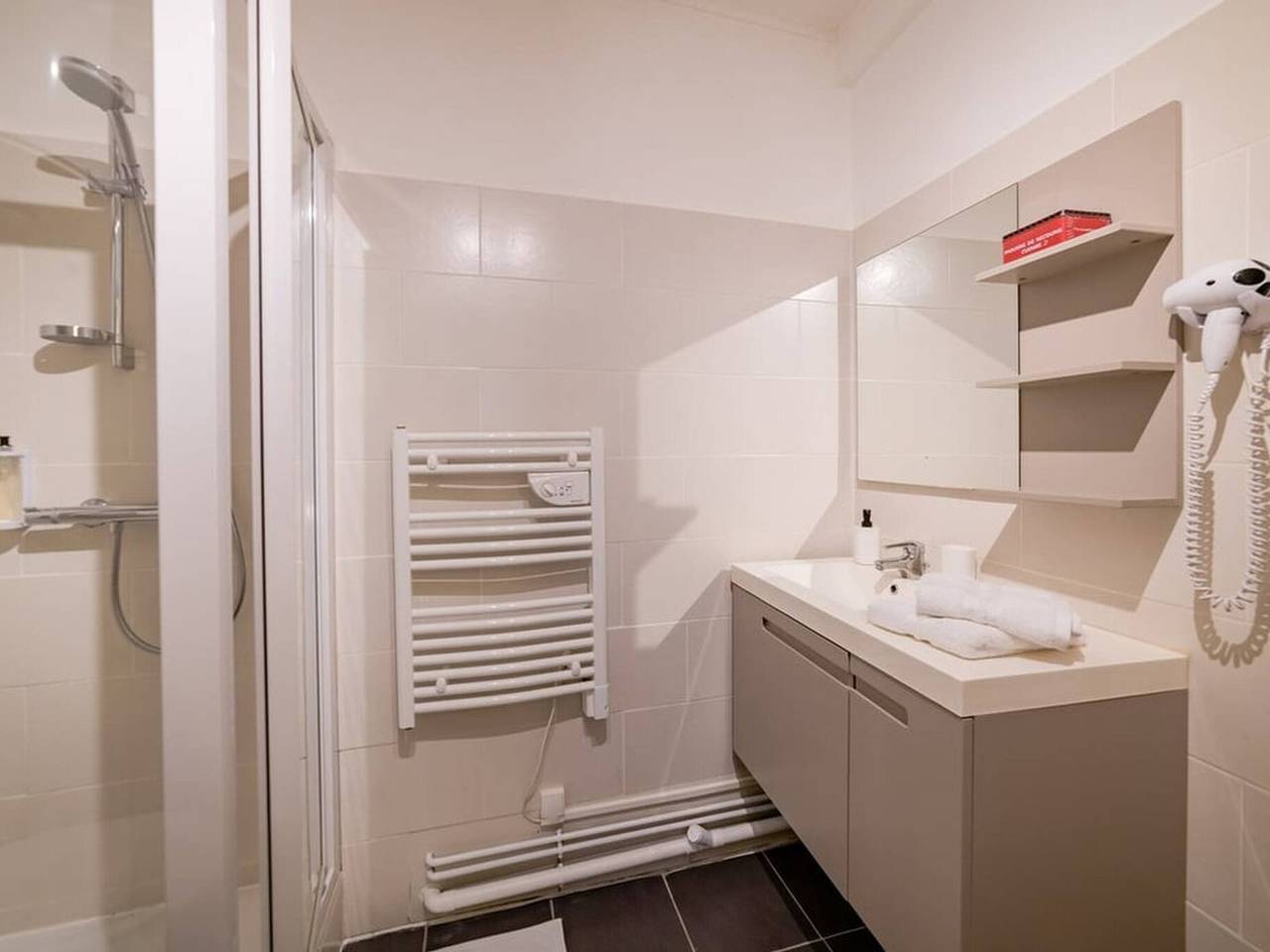 Appartement entier, Charmant pied-à-terre au cœur d'Auxerre avec Internet inclus in Auxerre, Région d'Auxerre