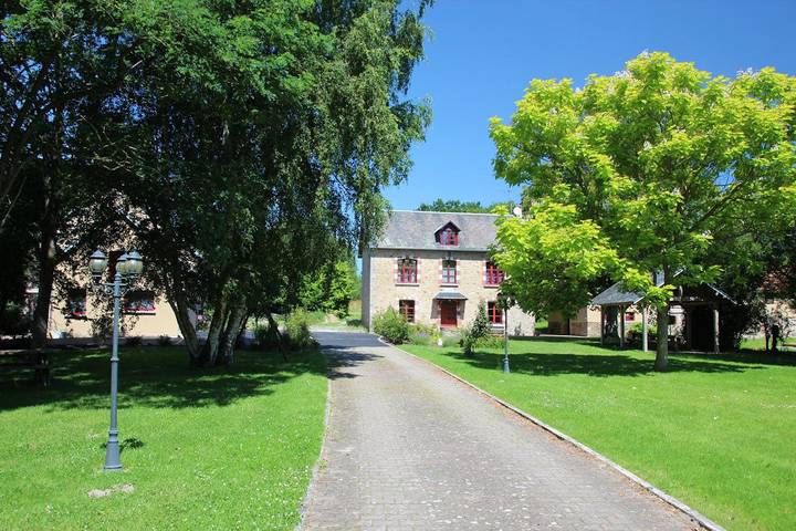 Gîte pour 12 personnes, avec terrasse et jardin