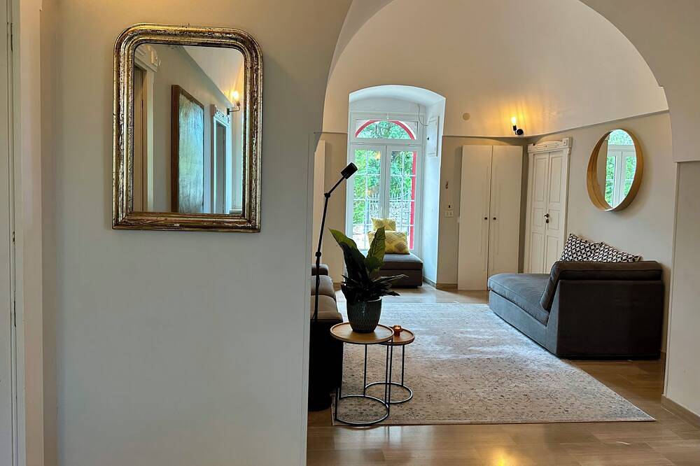 Beautiful Trullo Villa with private saltwater pool and large enclosed garden in Locorotondo, Bari Province