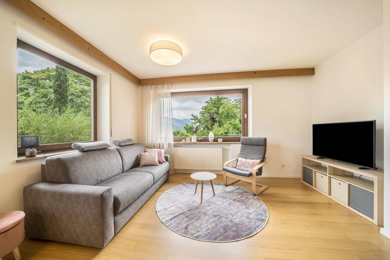 Ganze Wohnung, Ferienwohnung 'Villa Pinie 2' mit Bergblick, privater Terrasse und Wlan in Terlan, Sarntaler Alpen