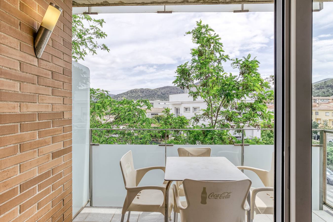 Ganze Wohnung, Ferienwohnung 'Georges' mit gemeinsamer Terrasse, Balkon und Klimaanlage in Roses Centre, Roses
