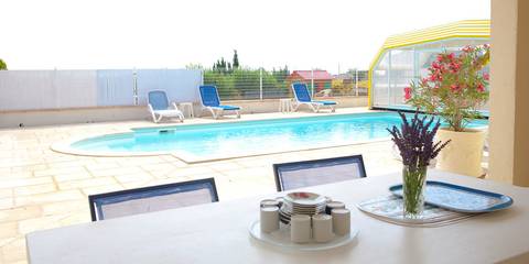 Gîte pour 6 personnes, avec terrasse ainsi que piscine et jardin, animaux acceptés à Loubers