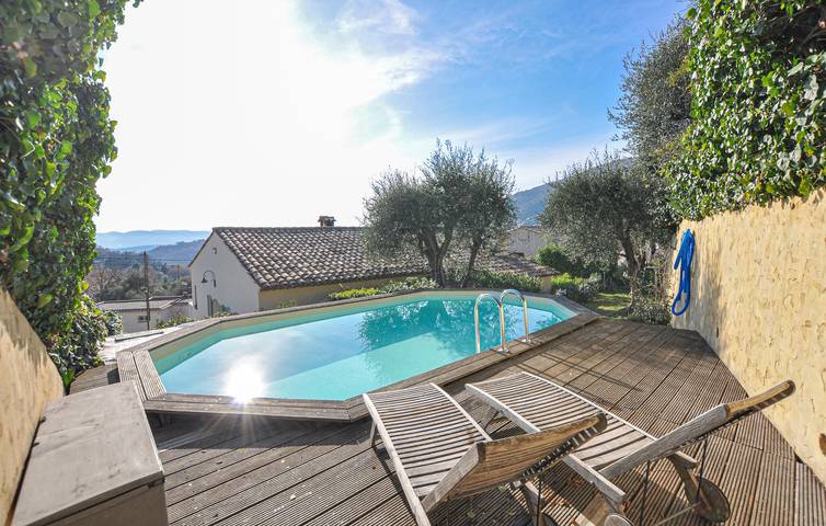 Gîte pour 2 personnes, avec terrasse et piscine à Grasse - 2