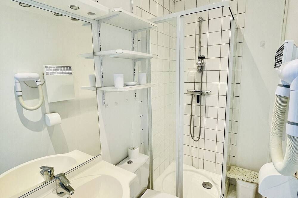 Entire apartment, Victor Hugo : Apartment 300 meters from the thermal baths in La Vôge-les-Bains, Épinal region