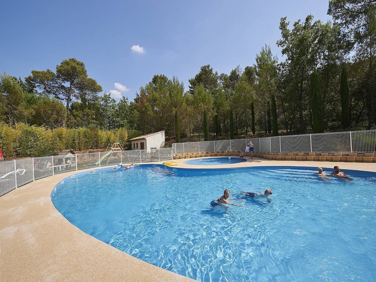 Villa provenzal ideal para familias in Nans-les-Pins, Región Brignoles