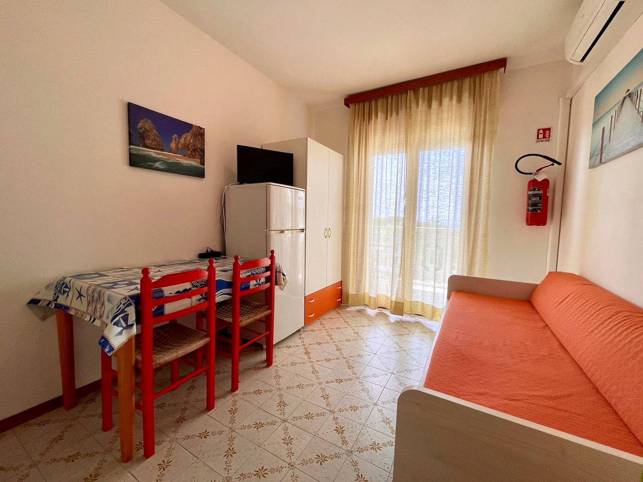 Monolocale intero, Monolocale colorato con piscina in comune in Porto Santa Margherita, Caorle