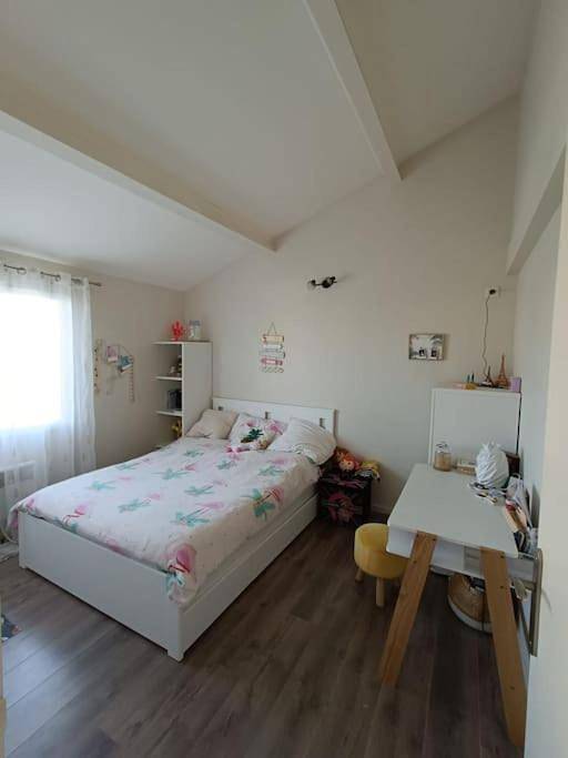 Location de vacances pour 8 personnes, avec terrasse ainsi que jardin et piscine à Sauvian - 4