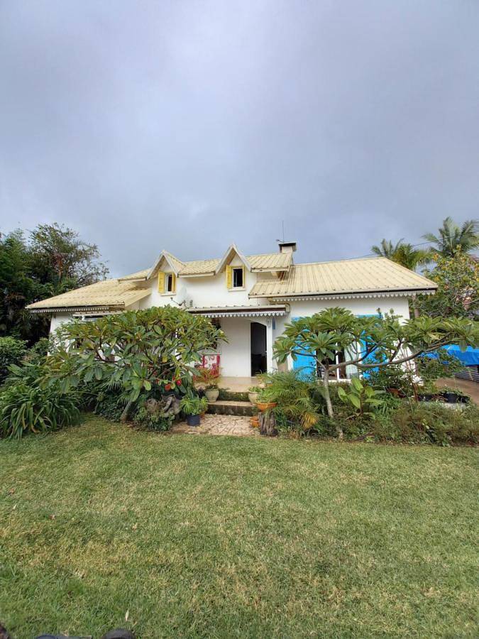 Appartement de vacances pour 3 personnes, avec vue ainsi que terrasse et jardin