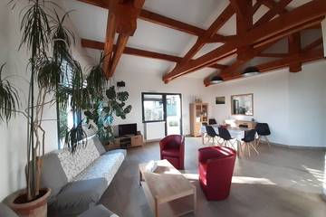 Gîte pour 7 personnes, avec jardin à Mallemoisson