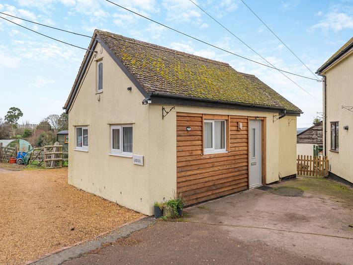 Log cabin for 2 people, with garden, with pets in Forest of Dean