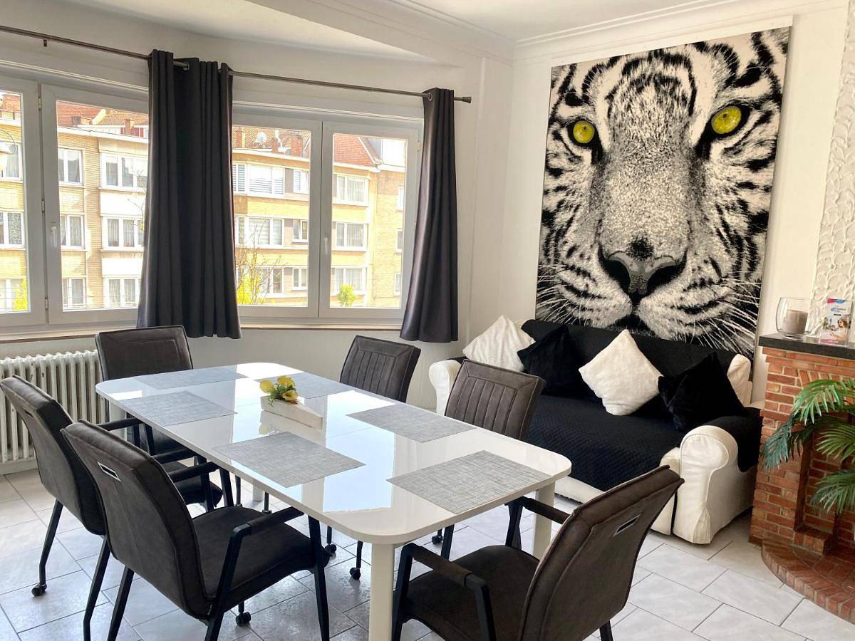 Entire apartment, Résidence Stiénon in Brussels, Flanders