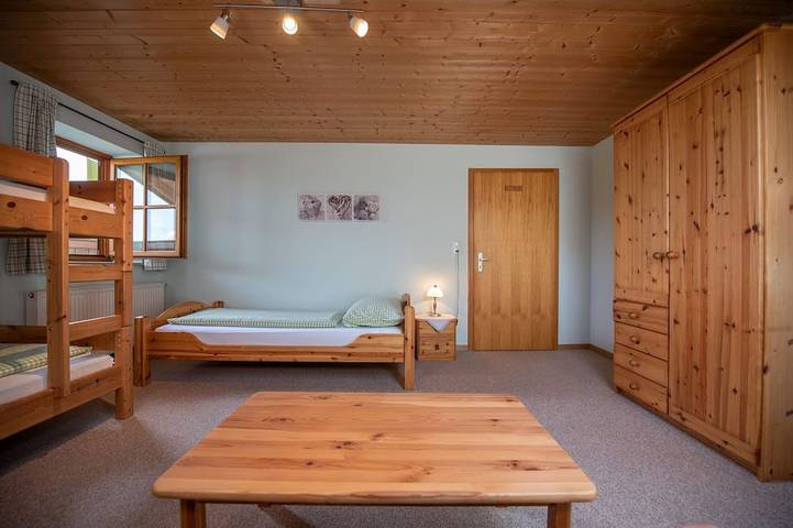 Ganze Wohnung, Ferienwohnung Nr. 3 mit Balkon, 65 qm in Seeon, Seebruck