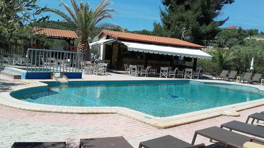 Ferienhaus für 2 Personen, mit Balkon und Terrasse sowie Garten und Kinderpool
