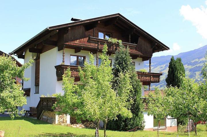 Bauernhof für 15 Personen, mit Balkon und Garten in Fügen