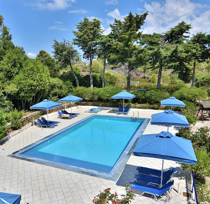 Studio voor 3 personen, met zwembad en tuin, kindvriendelijk in Kefalonia