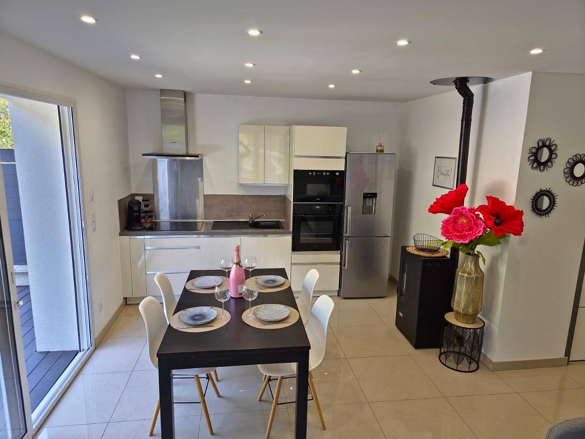 Évasion et confort maison 8 couchages avec piscine in Val-de-Chaise, Région d'Annecy