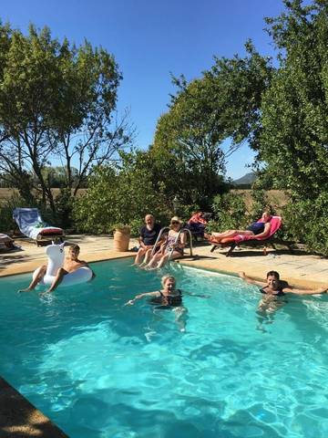 Chambre d’hôte pour 4 personnes, avec jardin ainsi que piscine et vue à Piolenc