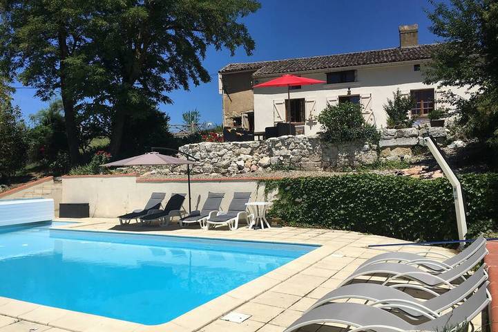 Gîte pour 8 personnes, avec jardin et piscine à Bardigues