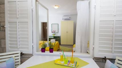 Ferienwohnung für 6 Personen, mit Terrasse in Tucepi