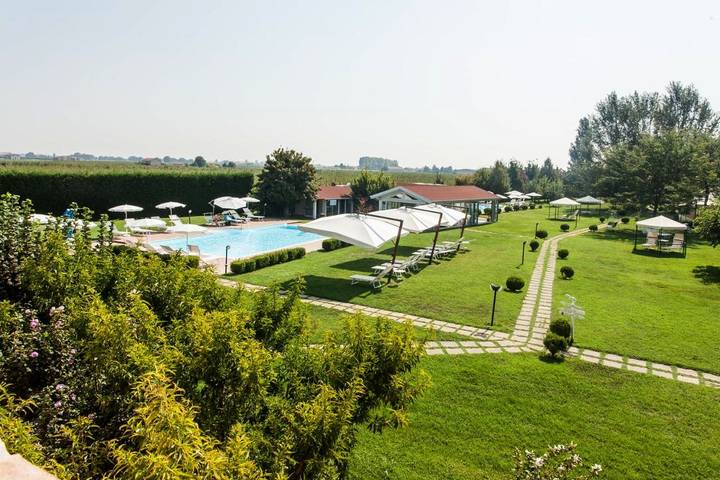 Ferienwohnung für 2 Personen, mit Terrasse und Whirlpool sowie Garten und Pool in Ferrara - 4