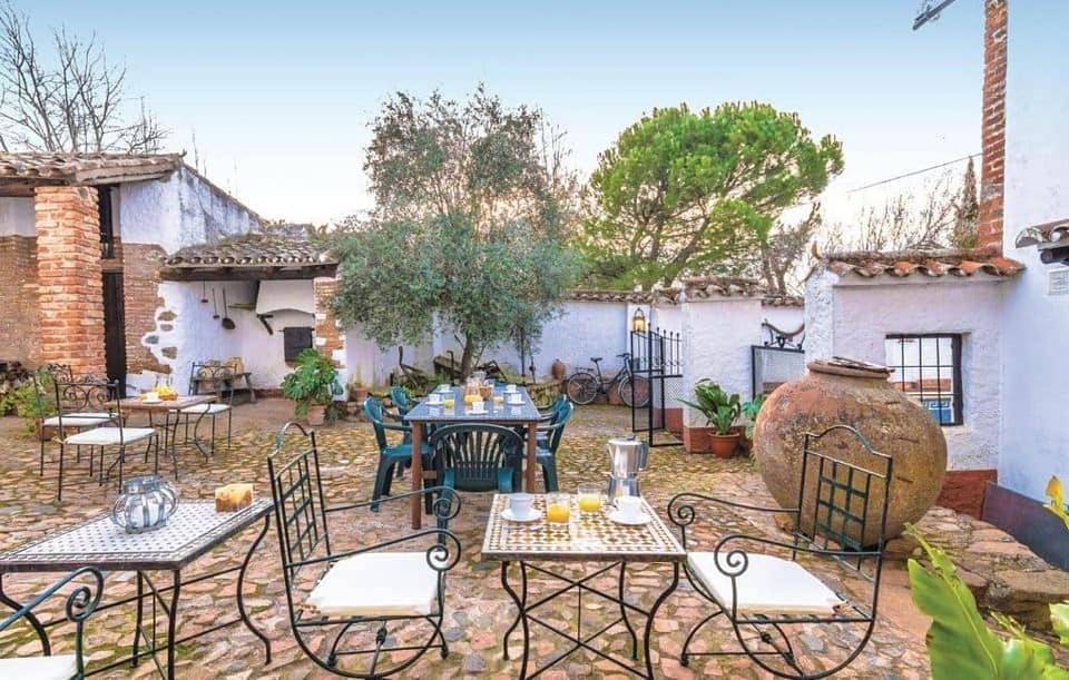 Eight-Bedroom House in Los Panchez, Fuente Obejuna